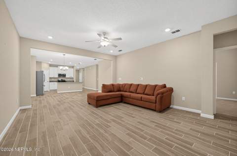 911 Colon Lane, Jacksonville FL - photo 7 of 31