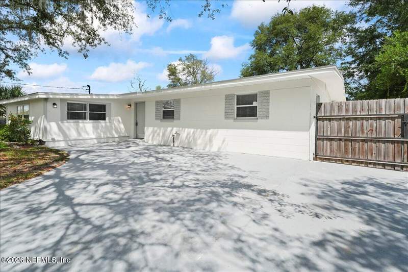 3 bedroom Single Family Residence at 215 Edson Drive, Meadowbrook, Orange Park — photo 2