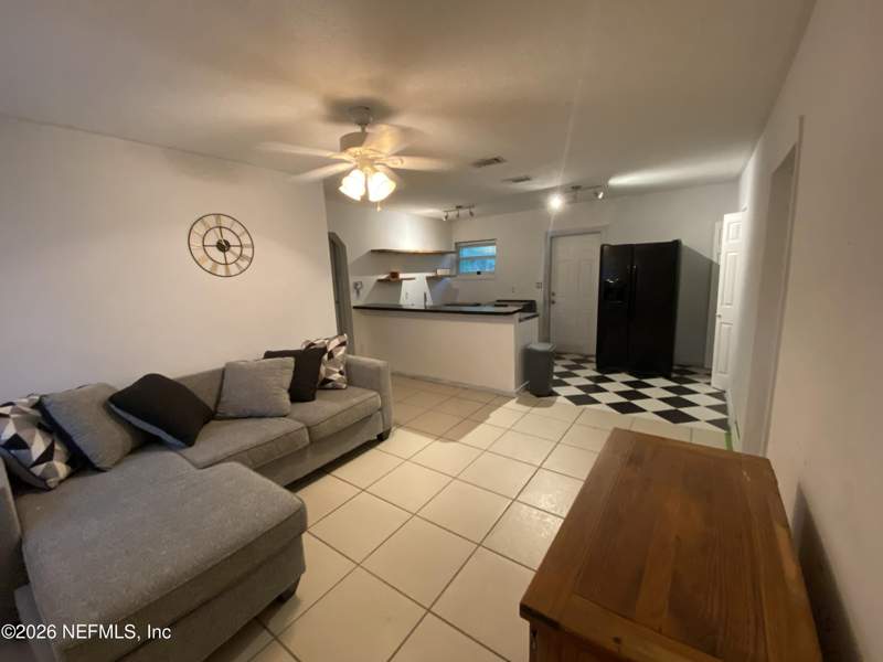 3 bedroom Single Family Residence at 5839 110th Street, Forrest Brook, Jacksonville — photo 3