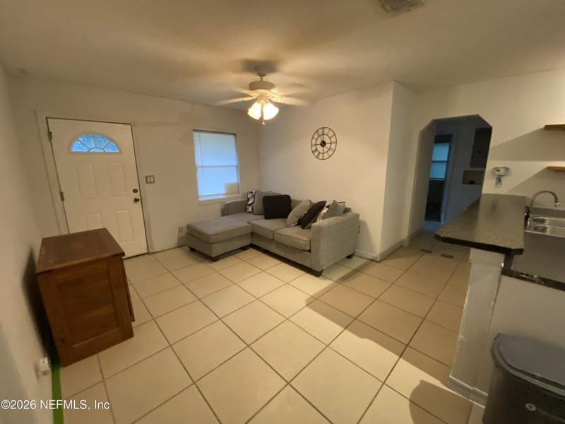 3 bedroom Single Family Residence at 5839 110th Street, Forrest Brook, Jacksonville — photo 4