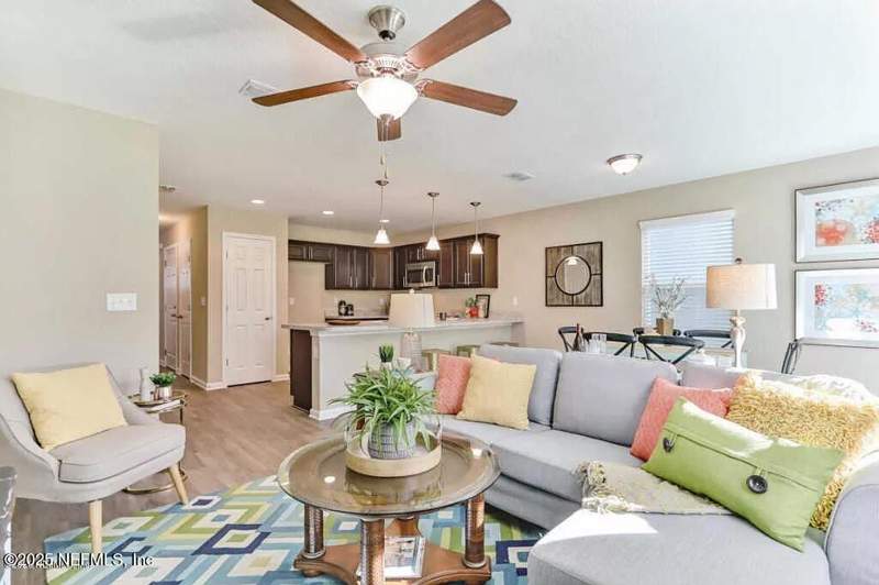 3 bedroom Single Family Residence at 1308 Lake Shore Boulevard, Cedarhurst, Jacksonville — photo 4