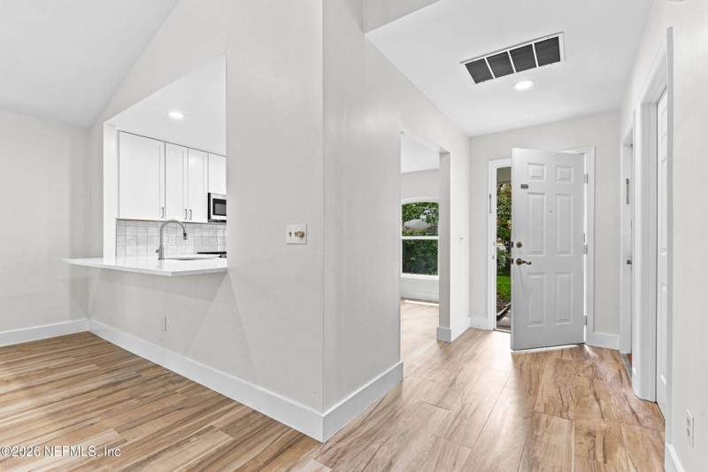 3 bedroom Single Family Residence at 3739 Sanctuary Way, Lake Sanctuary, Jacksonville Beach — photo 3