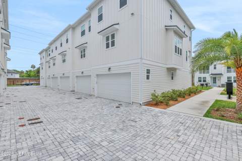 1003 N 1st Avenue, Jacksonville Beach FL - photo 16 of 45