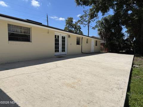 2071 Courtney Drive, Jacksonville FL - photo 13 of 36
