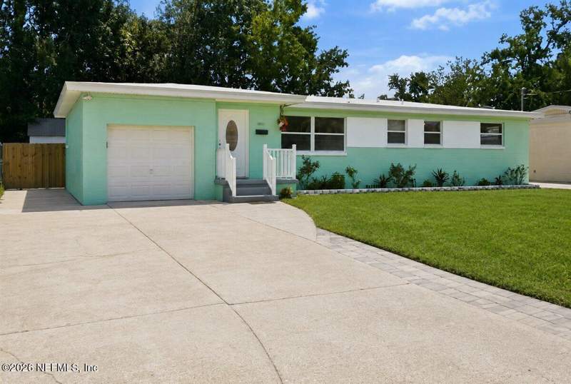 3 bedroom Single Family Residence at 2125 W Lou Drive, San Souci Terrace, Jacksonville — photo 2