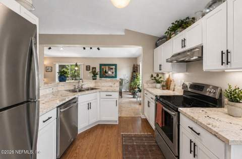 2274 Peerless Lane, Jacksonville FL - photo 18 of 45
