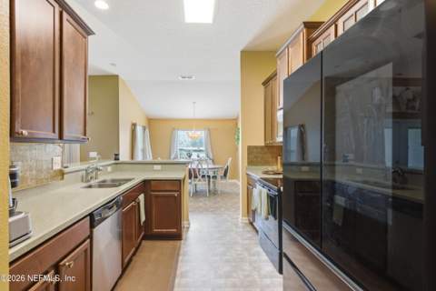 7392 Timber Falls Court, Jacksonville FL - photo 9 of 43