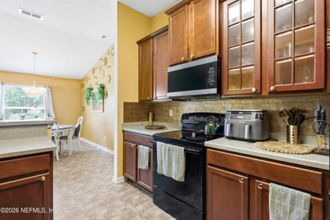7392 Timber Falls Court, Jacksonville FL - photo 10 of 43