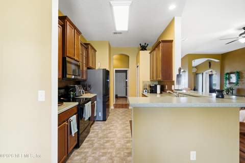 7392 Timber Falls Court, Jacksonville FL - photo 12 of 43