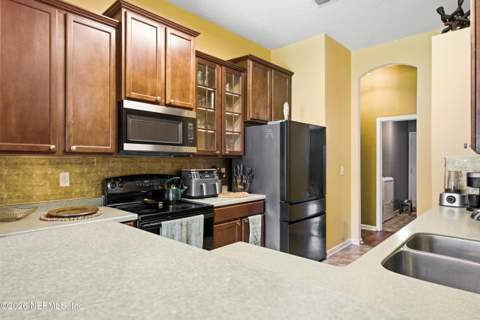 7392 Timber Falls Court, Jacksonville FL - photo 13 of 43