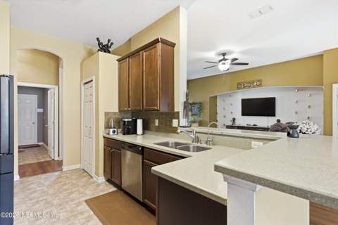 7392 Timber Falls Court, Jacksonville FL - photo 14 of 43