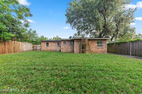 3639 Rendale Drive, Jacksonville FL - photo 8 of 41