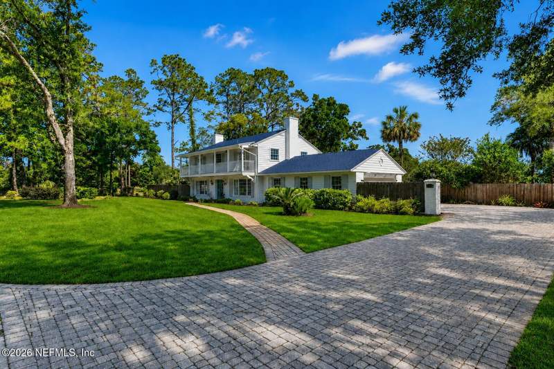 5 bedroom Single Family Residence at 8239 Hollyridge Road, Deerwood, Jacksonville — photo 3