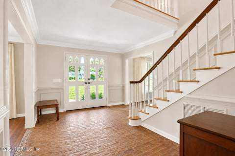 8239 Hollyridge Road, Jacksonville FL - photo 7 of 45