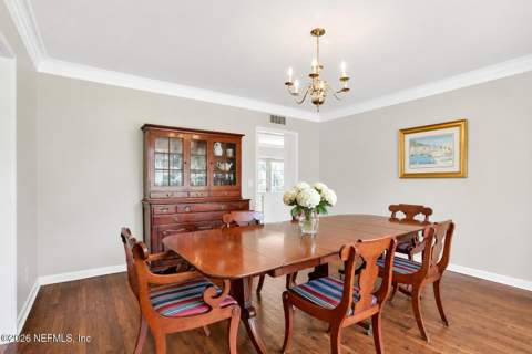 8239 Hollyridge Road, Jacksonville FL - photo 10 of 45