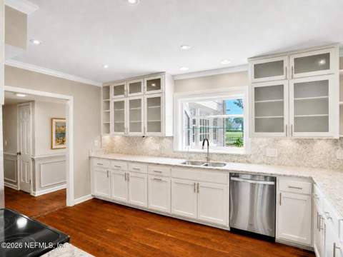 8239 Hollyridge Road, Jacksonville FL - photo 13 of 45
