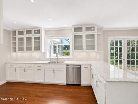 8239 Hollyridge Road, Jacksonville FL - photo 19 of 45