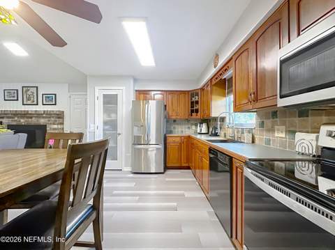 570 Saratoga Street, Orange Park FL - photo 17 of 67