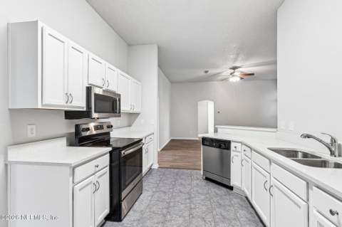 451 Summit Drive, Orange Park FL - photo 11 of 39