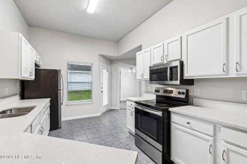 451 Summit Drive, Orange Park FL - photo 13 of 39