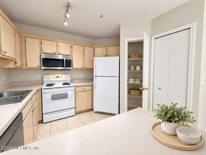 2 bedroom Condominium at 1655 The Greens Way #3024, Palms At Marsh Landing Condo, Jacksonville Beach — photo 4