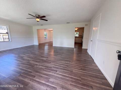 7023 Shindler Drive, Jacksonville FL - photo 6 of 23