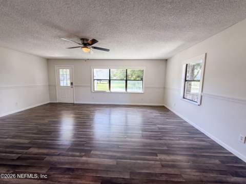 7023 Shindler Drive, Jacksonville FL - photo 10 of 23