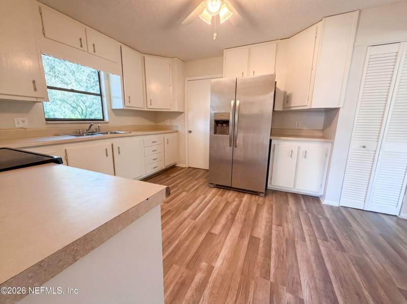 3 bedroom Single Family Residence at 7023 Shindler Drive, Section Land, Jacksonville — photo 4