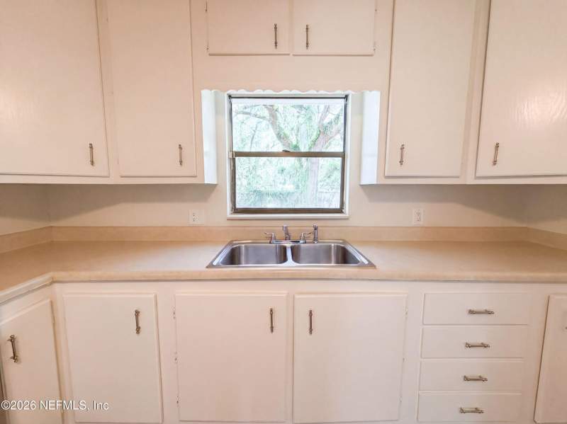 3 bedroom Single Family Residence at 7023 Shindler Drive, Section Land, Jacksonville — photo 5