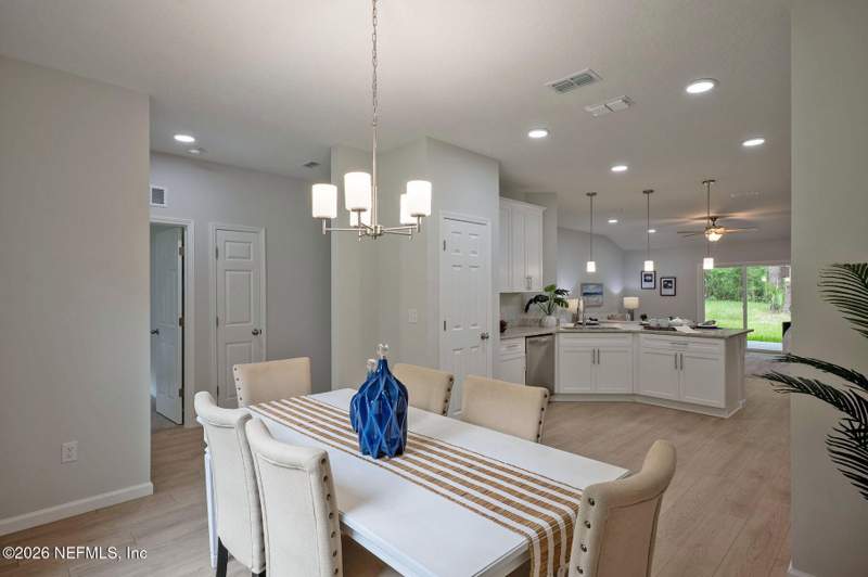 4 bedroom Single Family Residence at 16243 N Main Street, Oceanway, Jacksonville — photo 4