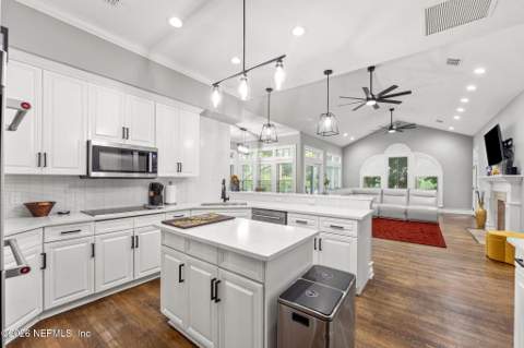 7903 Vineyard Lake Road, Jacksonville FL - photo 13 of 37