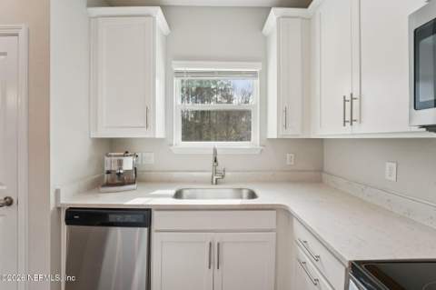12066 Calvesta Street, Jacksonville FL - photo 19 of 76