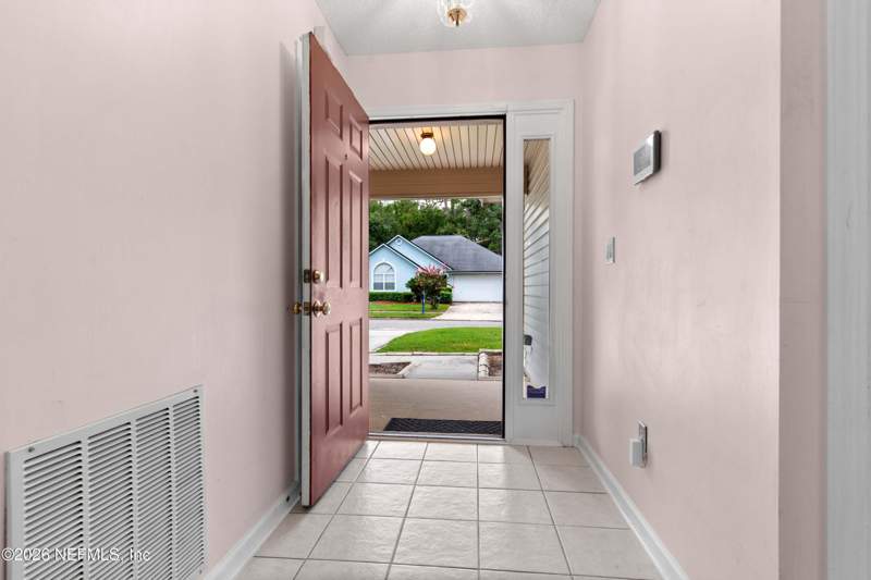 3 bedroom Single Family Residence at 9633 E Pritmore Road, Hideaway Woods, Jacksonville — photo 3