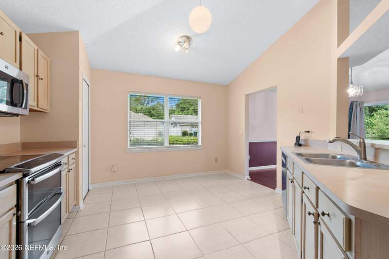 3 bedroom Single Family Residence at 9633 E Pritmore Road, Hideaway Woods, Jacksonville — photo 5