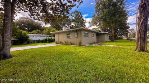 401 Husson Avenue, Palatka FL - photo 7 of 55