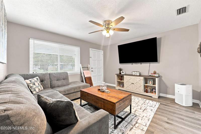 3 bedroom Single Family Residence at 2704 Devonwood Road, Arlington Hills, Jacksonville — photo 4
