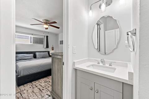 2704 Devonwood Road, Jacksonville FL - photo 14 of 28