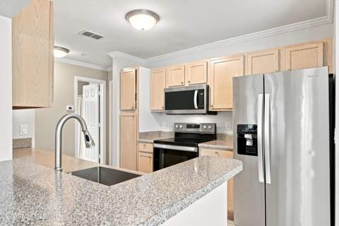 7800 Point Meadows Drive #332, Jacksonville FL - photo 13 of 76