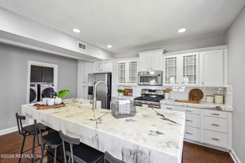 2570 Park Street, Jacksonville FL - photo 16 of 47