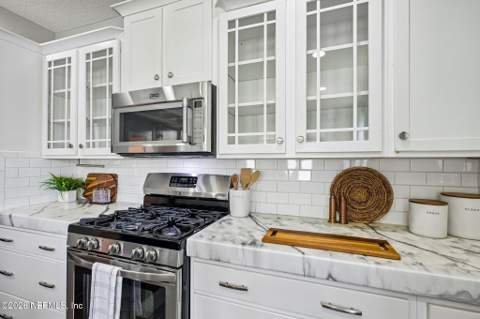 2570 Park Street, Jacksonville FL - photo 17 of 47