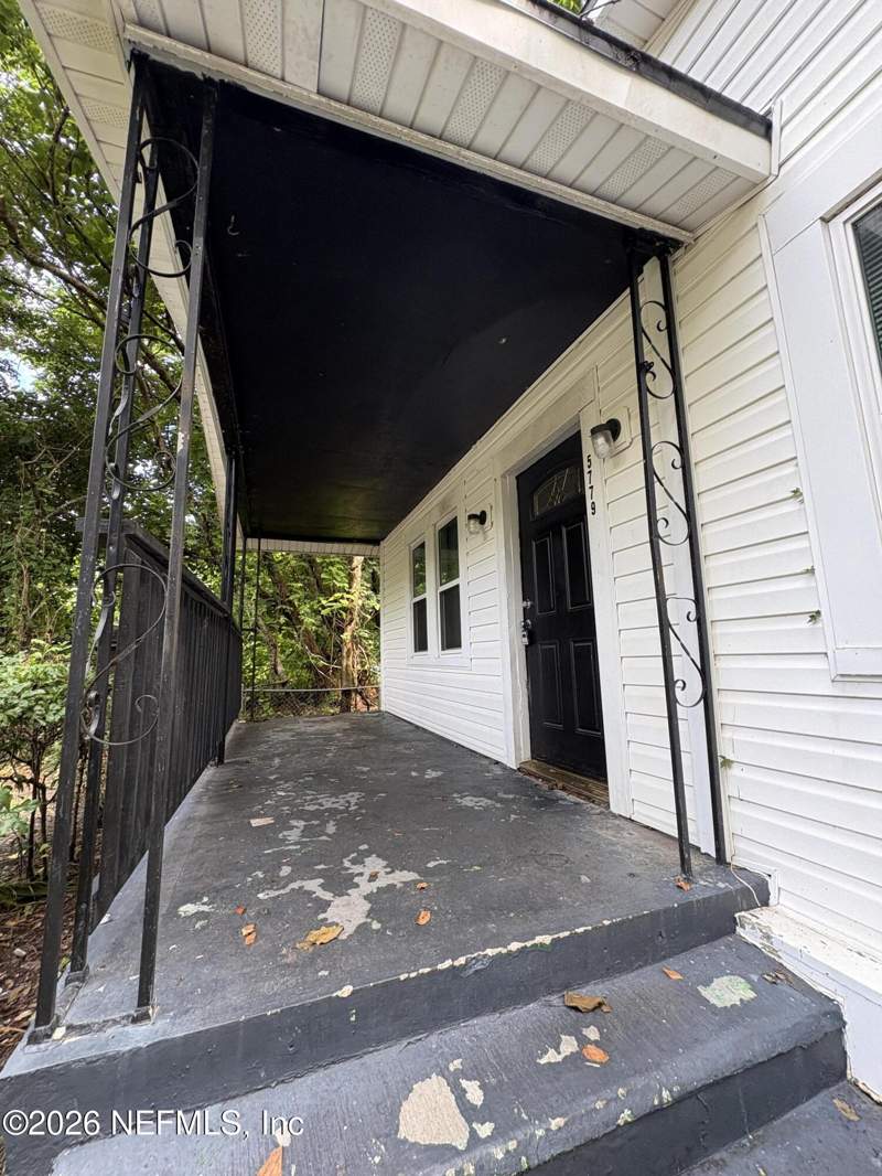 3 bedroom Single Family Residence at 5779 SW Carver Circle, Carver Heights, Jacksonville — photo 2