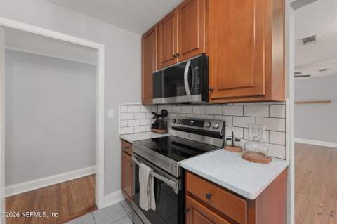 3721 Via De La Reina, Jacksonville FL - photo 11 of 36