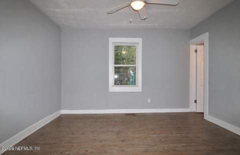 5779 SW Carver Circle, Jacksonville FL - photo 8 of 13