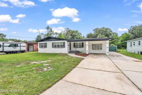 7456 Greenway Drive, Jacksonville FL - photo 13 of 73