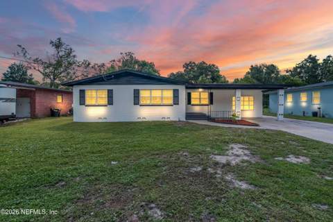 7456 Greenway Drive, Jacksonville FL - photo 15 of 73
