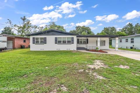 7456 Greenway Drive, Jacksonville FL - photo 16 of 73