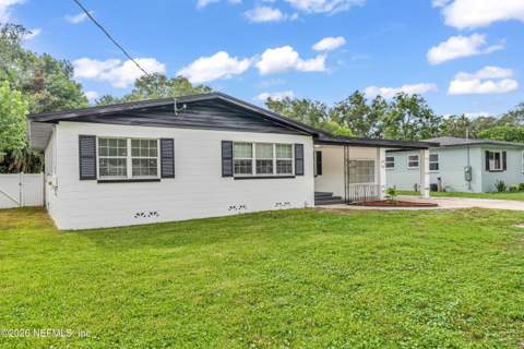 7456 Greenway Drive, Jacksonville FL - photo 18 of 73