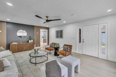7456 Greenway Drive, Jacksonville FL - photo 21 of 73