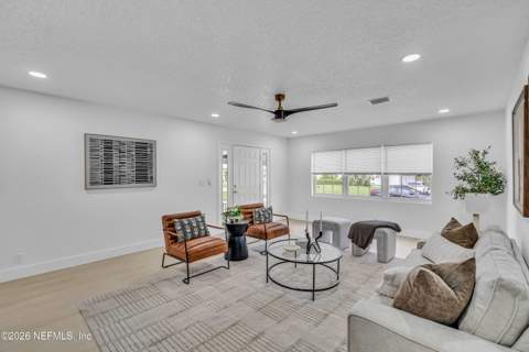 7456 Greenway Drive, Jacksonville FL - photo 23 of 73