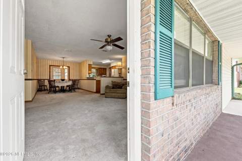 2412 Husson Avenue, Palatka FL - photo 10 of 34